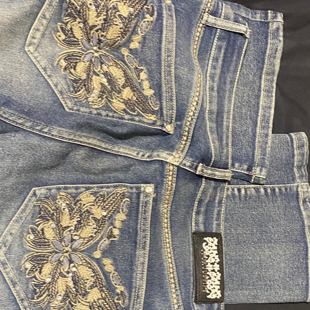 Elegant Blue Boot Cut Jeans with Embroidery - Picture 3 of 3